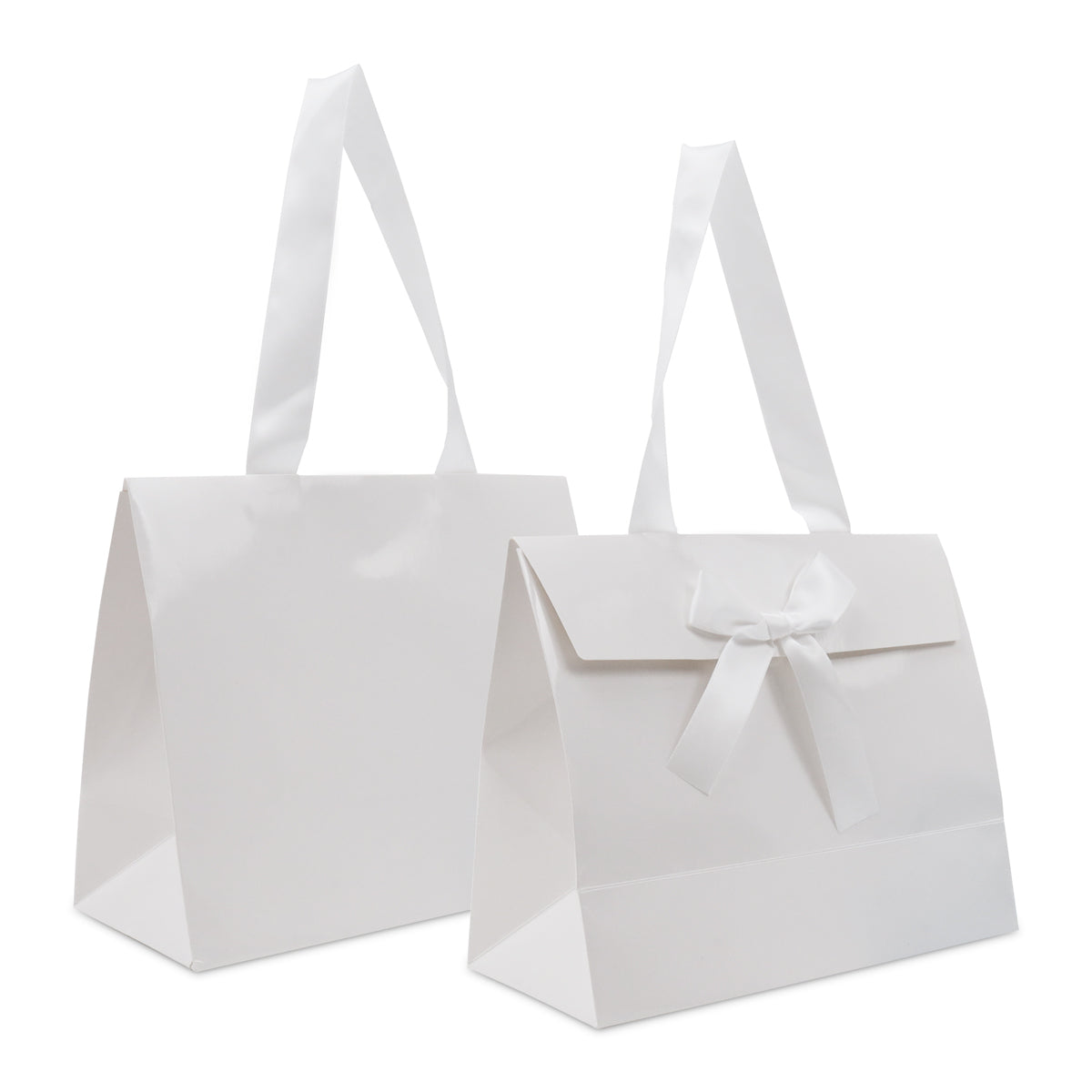 Papieren cadeautasje met strik