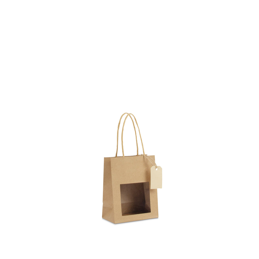Twisted papieren cadeautasjes met venster en hangtags